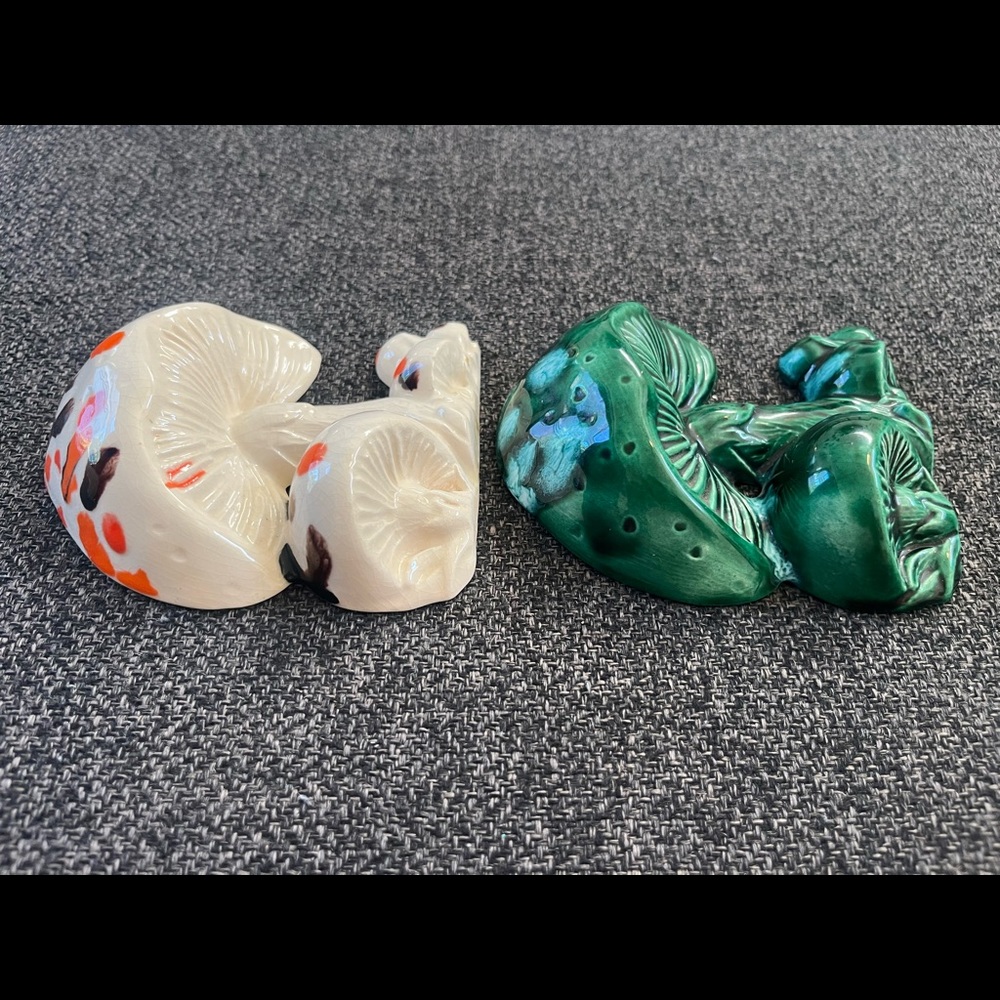 •1975 Duncan Ceramics Wall Mushroom Decor Set of 2• - Picture 6 of 10